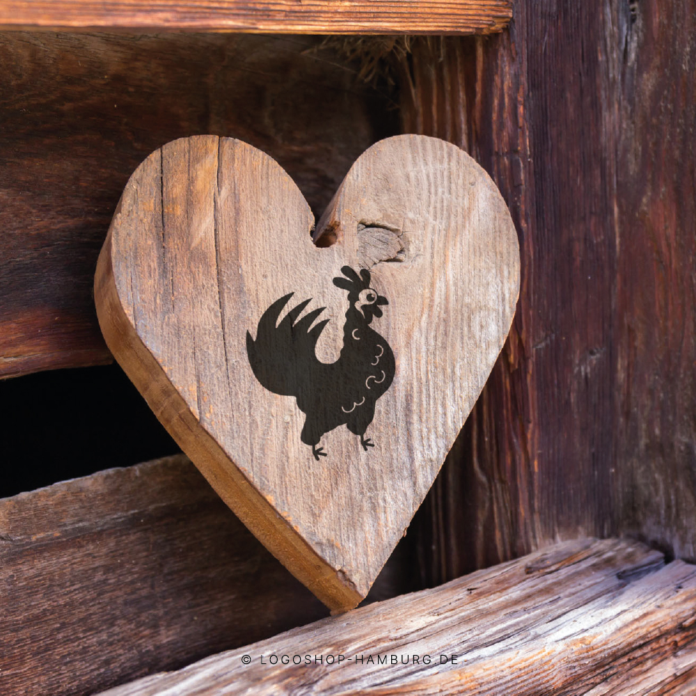 Logo Huhn auf Holzherz